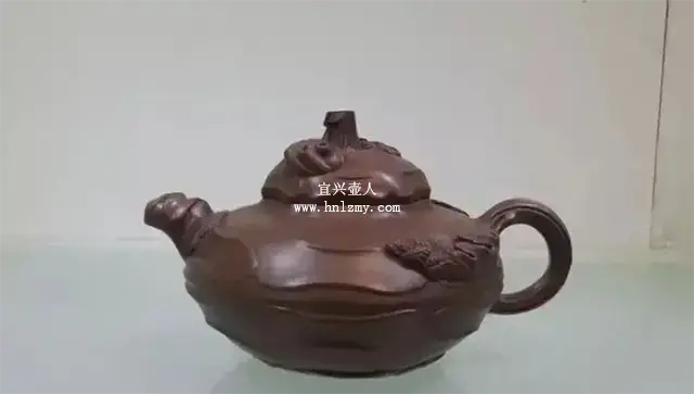 清代杨凤年制作的紫砂天青泥壶