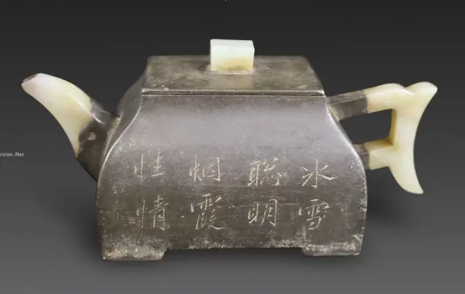 紫砂壶使用时间长后出现了白色