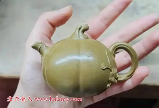 手盤紫砂壺示意圖