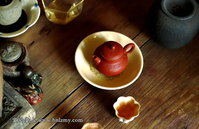 紫砂壺泡高香茶