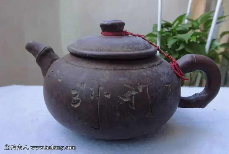一把存放多年的老壺