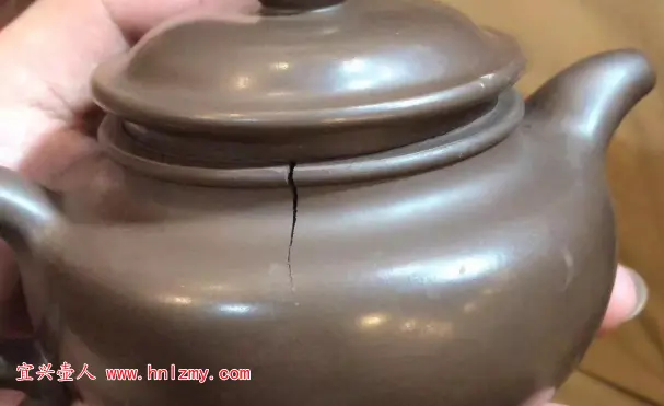 紫砂壺因磕碰而導致開裂